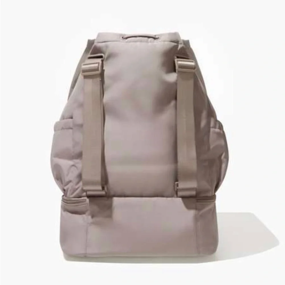 NEW BEYOND YOGA Convertible Gym Bag - Birch - Picture 4 of 6